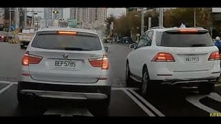 BEP-5785偷雞摸狗不想等右轉車道（已檢舉）