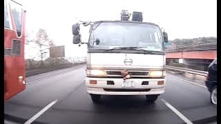 學長啊你想找我玩人形蜈蚣啊？那我只好找國道警察好好的打你屁股了