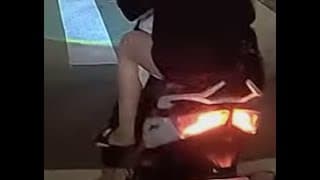 已經紅燈還硬要闖紅燈