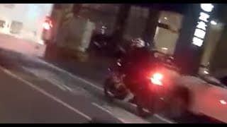 還好沒猶豫直接煞車（右側重機）