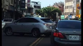 突如其來的迴轉，記得乖乖去繳罰單（檢舉成功）