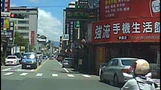 你到底要右轉還是直走