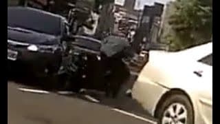 【車禍影片】 帕桌球我沒看過 但怕彈珠臺馬上就看到了（2022.09.24 台南市中西區公園路