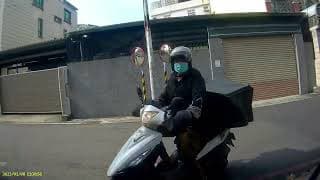 小巷內不是賽道，請慢速行駛，轉彎請勿外內外｜ft.救了你的道路反射鏡