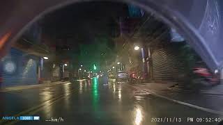 喝完酒在路中間抽煙聊天太舒服了