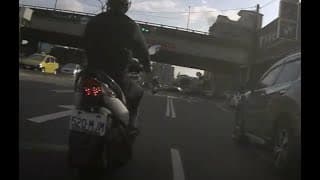 鬼之切入，差點摔車