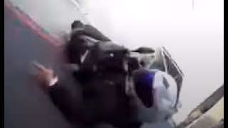 清晨空蕩蕩的路上還可以被三寶前後夾擊