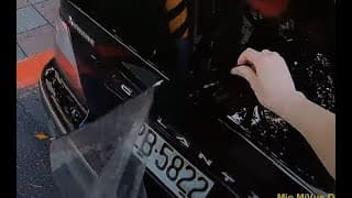 2B-5822 總統府對面遮車牌違停 主辦單位可不可以管一下