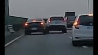 【車禍影片】 牛頭小船外線晃到內線去啦（2023.01.13 國道三號南投縣竹山鎮