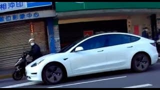 您的目的地：『路中央，已抵達』