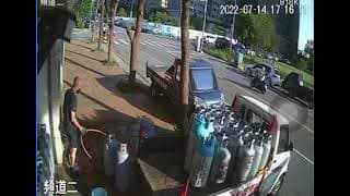 【車禍影片】叔叔你就這樣繼續洗（2022.07.14 桃園市中壢區松勇路
