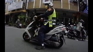 警察大人，對不起嚇到您了。