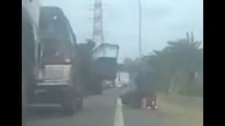 重機遭開車門擊飛