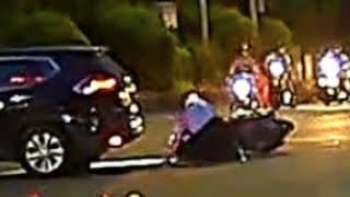 【車禍影片】 兩車都好像有問題（2022.09.21 新北市中和區環河西路三段與中原街口