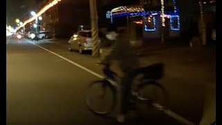 悄悄無聲的嚇到腳踏車弟，我貨車什麼時候變cybertruck了