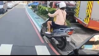 載小孩不要這樣騎車ㄝ