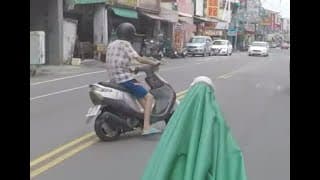我吼的撕心裂肺，你聾的我無聲以對
