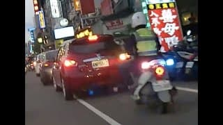 警察波波蓄勢待發