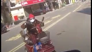 很有禮貌的阿婆呢