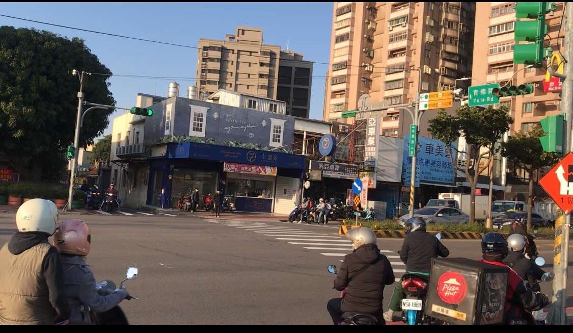 求1/29下午4點49分中壢簡易庭 育樂街口 機車車禍 行車紀錄器 拜託好心人提供了!!謝謝