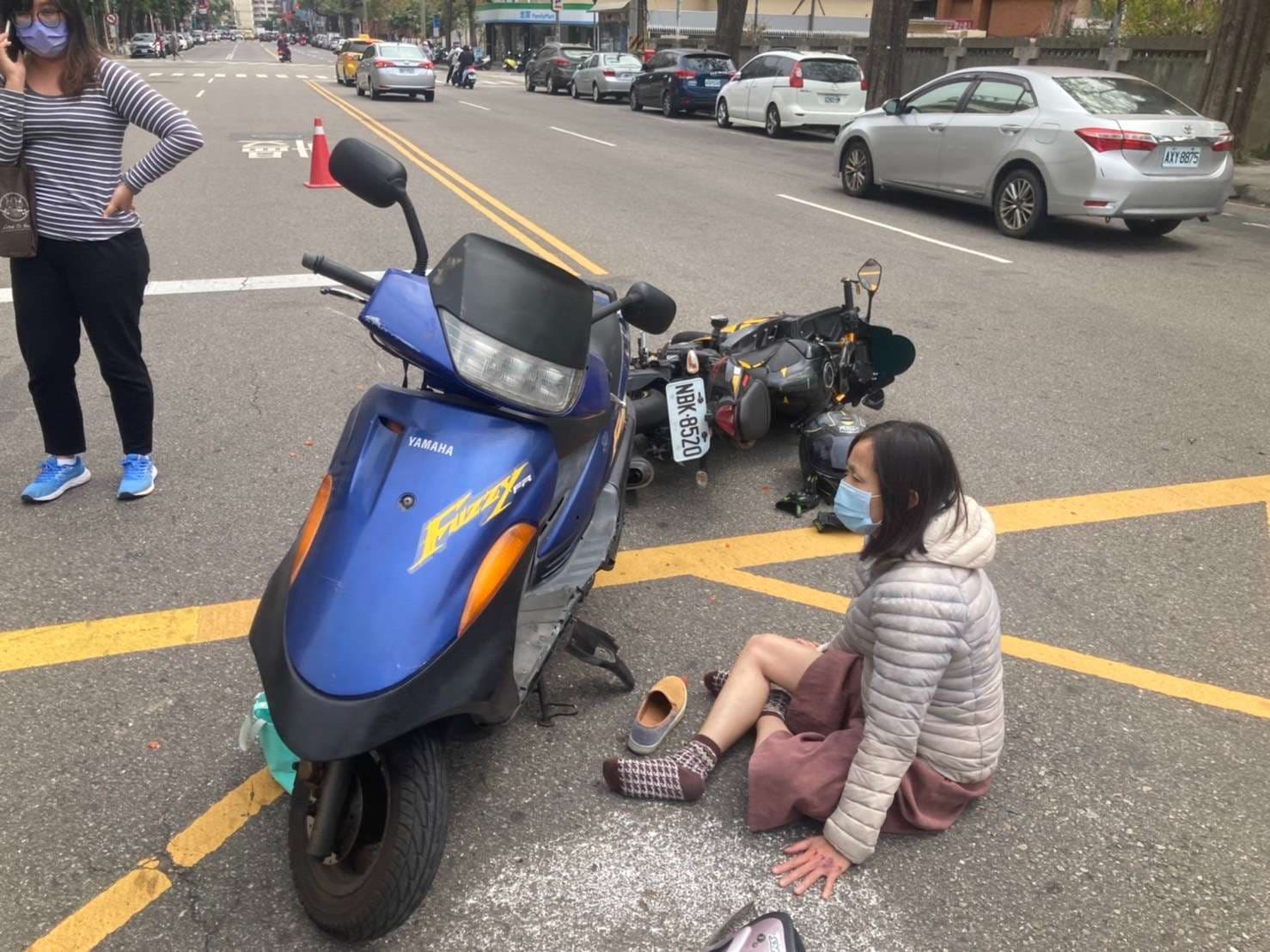 求求各位提供相關影片，那邊沒有攝錄機，我的行車記錄儀又壞了，如果提供有用證據，我必定報答各位  台中南區公學三街（中華電信旁邊） 2023/3/13