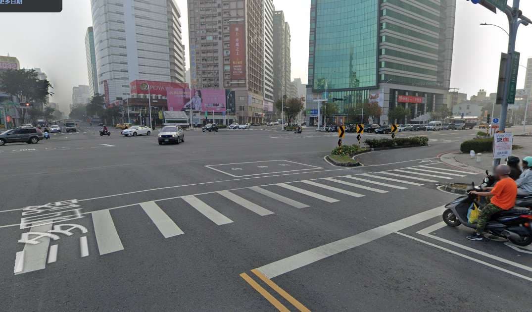 高雄大遠百前，需要行車記錄器影像