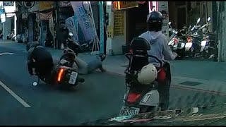 【車禍影片】 瘋狂阿姨跨越雙黃線連續擊落技（2022.09.28 新北市中和區安樂路
