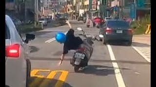【車禍影片】要超車也不是要剎車也不是，在台灣騎車真不容易（2022.05.29 桃園市中壢區新生路