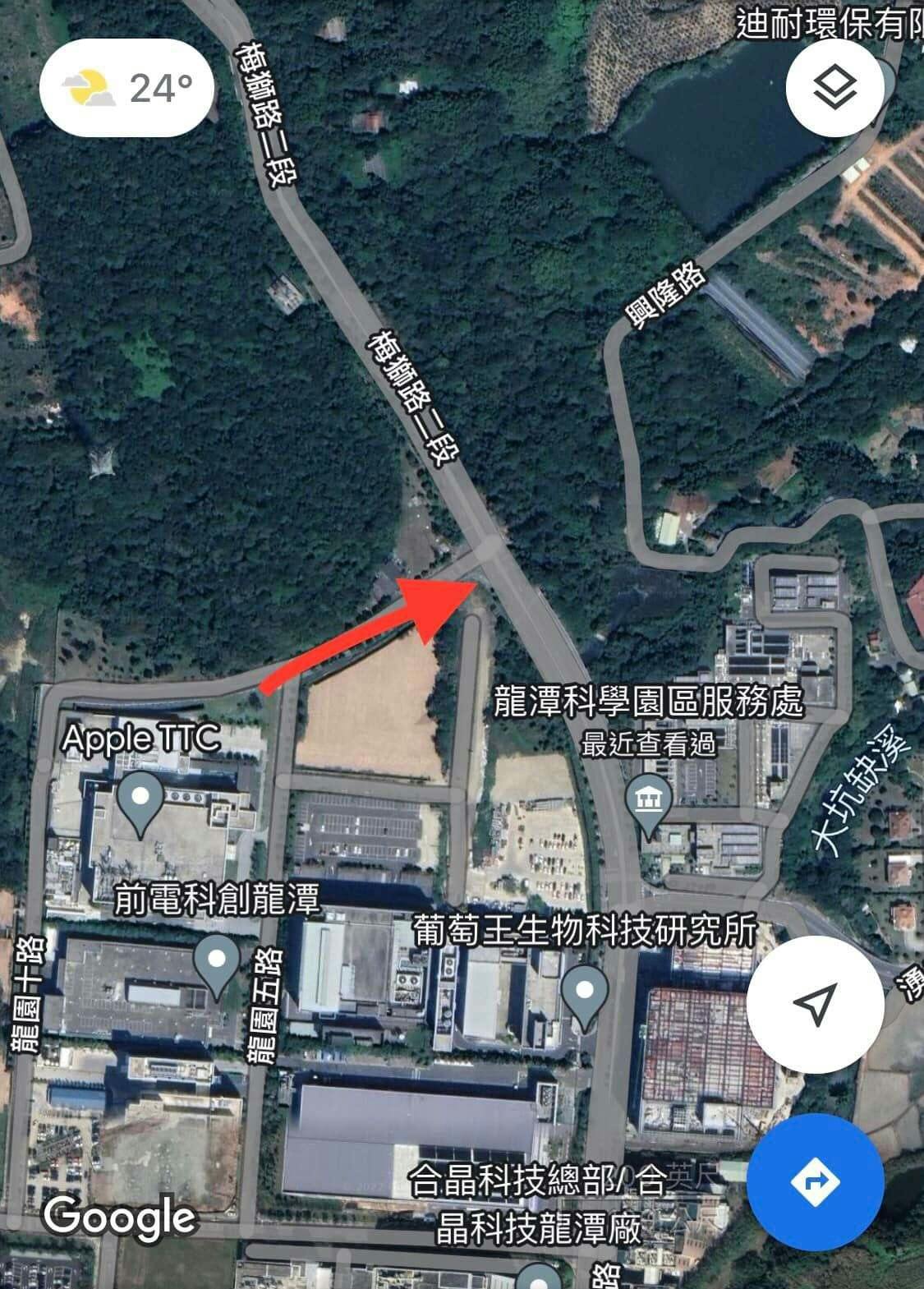 桃園市龍潭區梅獅路二段（龍科）錄到汽機車車禍行車紀錄器畫面